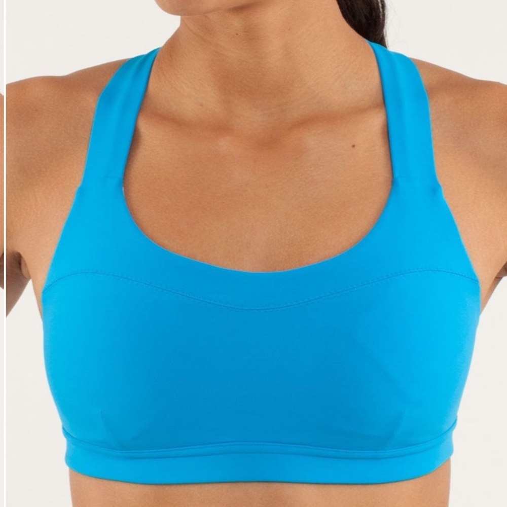 *SOLD* LULULEMON Run: Hook Me Up Bra in
Beach Blanket Blue / Aquamarine sz 6 - Picture 1 of 7